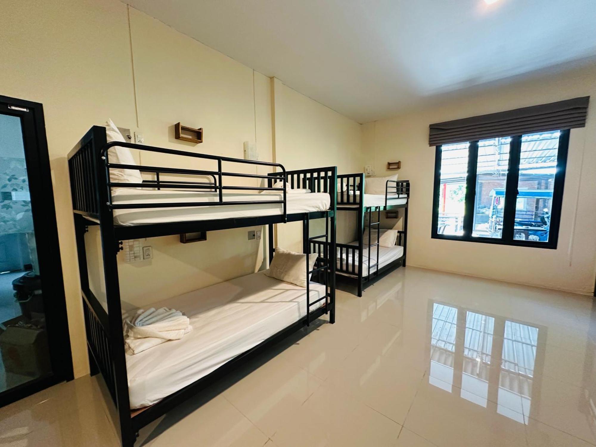 Koh Jum Bungalow & Hostel Exterior photo